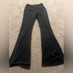 Black flair leggings